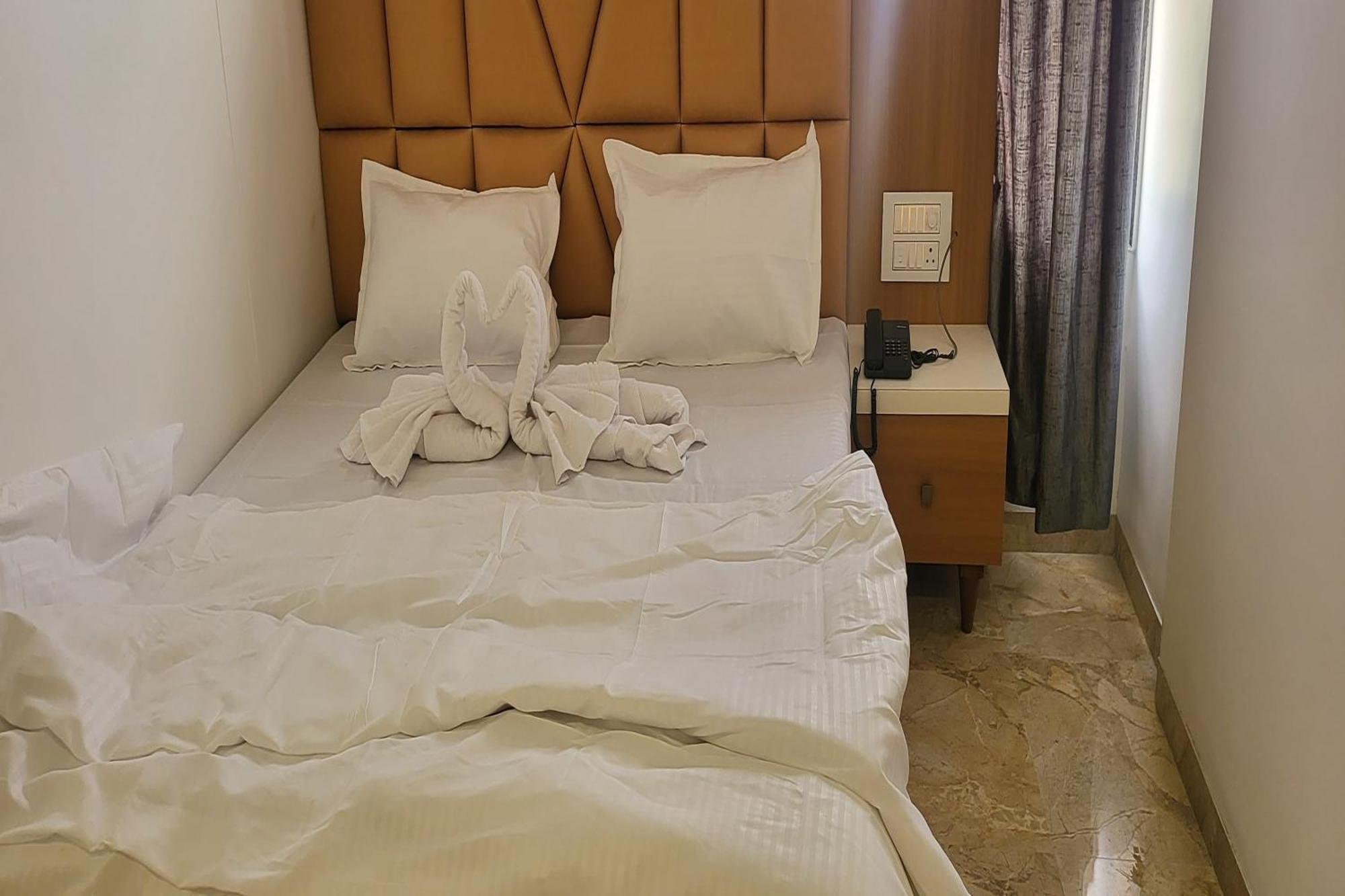 סטרה Hotel Ruchi Executive מראה חיצוני תמונה